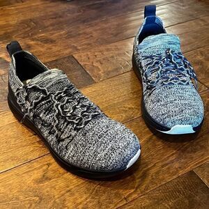 TRAQ by Alegria Synq Womens Smart Walking Shoe, 38EU/8-8.5US!